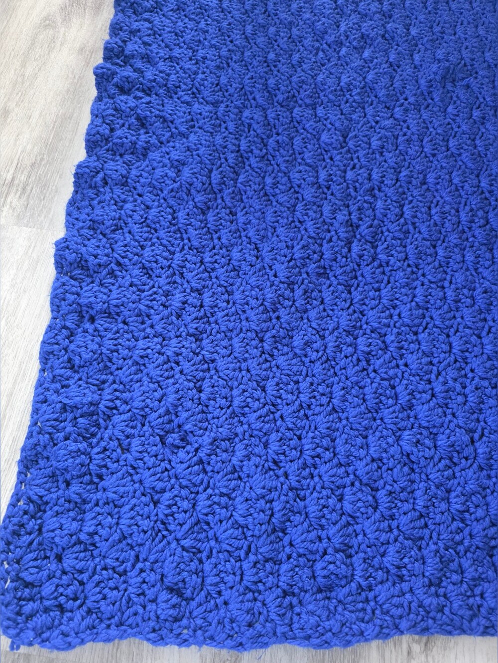 Handmade Lap Blanket Shell Style knitted Crochet Afghan 24 X 50